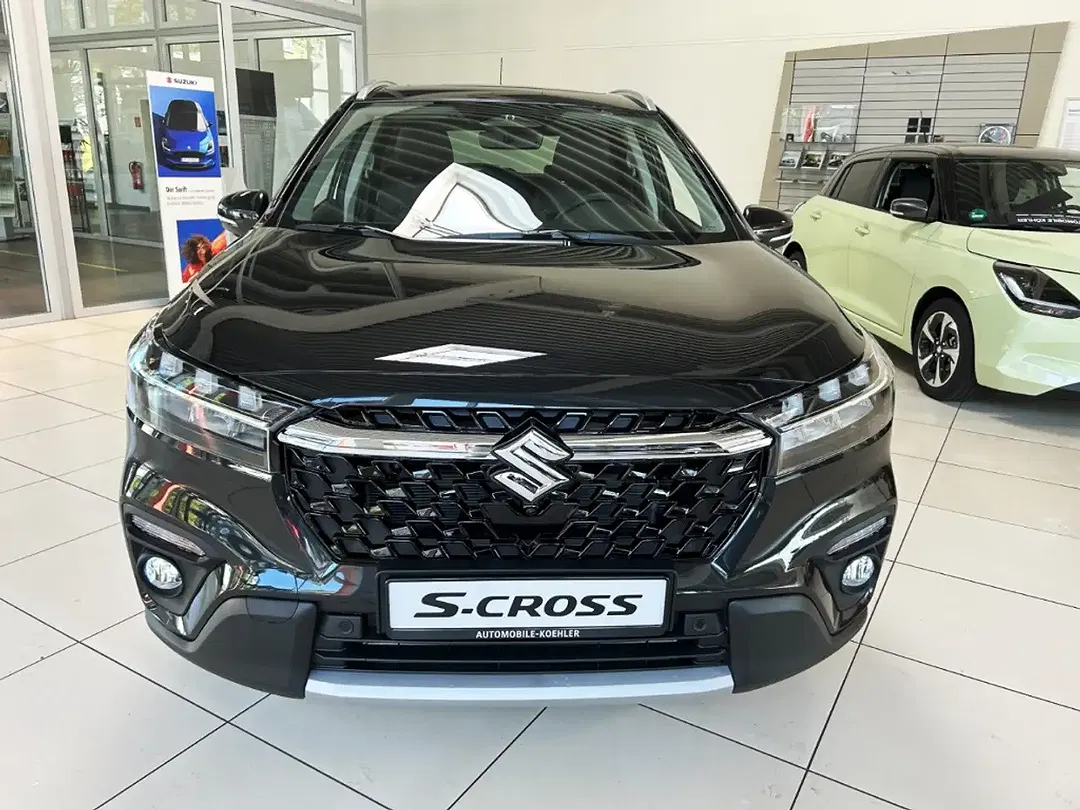 Suzuki SX4 S-Cross - Thumbnail 2