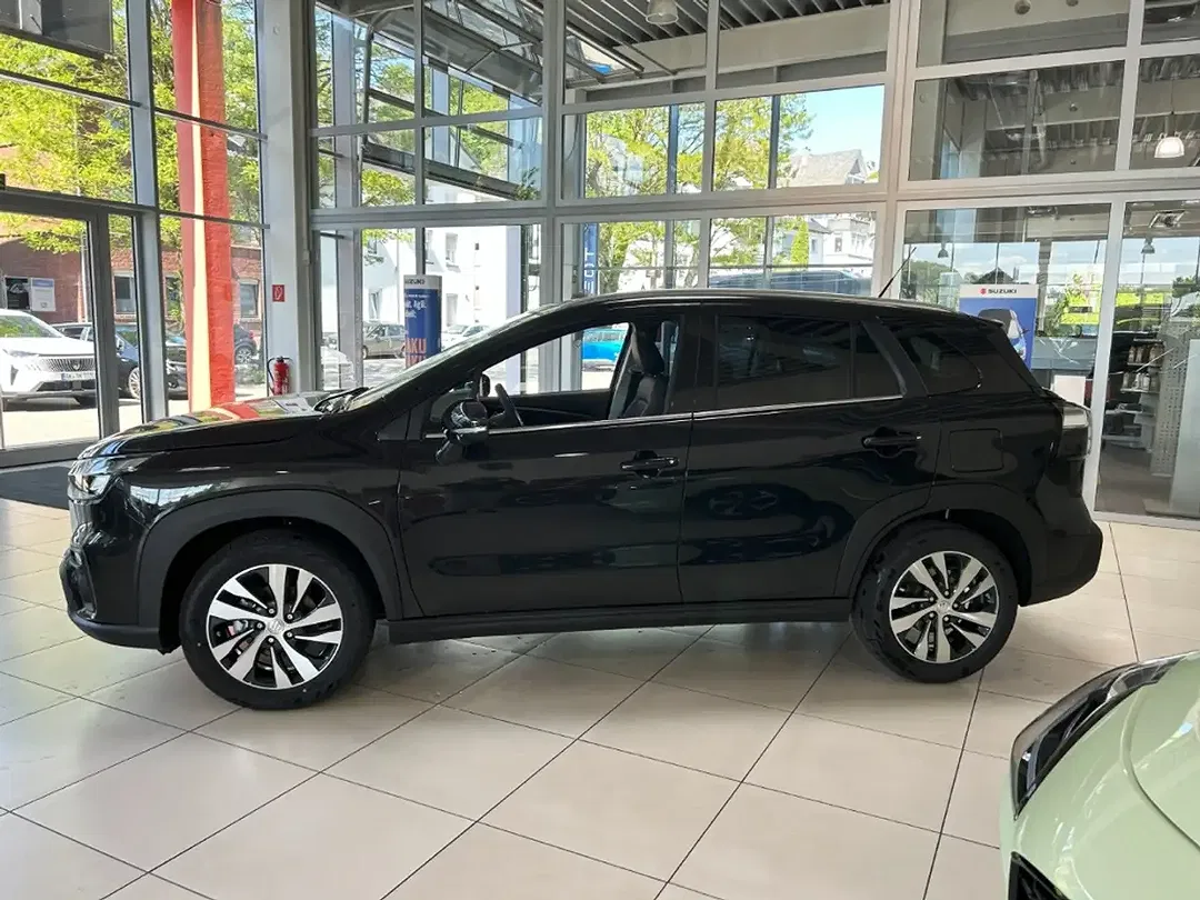 Suzuki SX4 S-Cross - Thumbnail 8