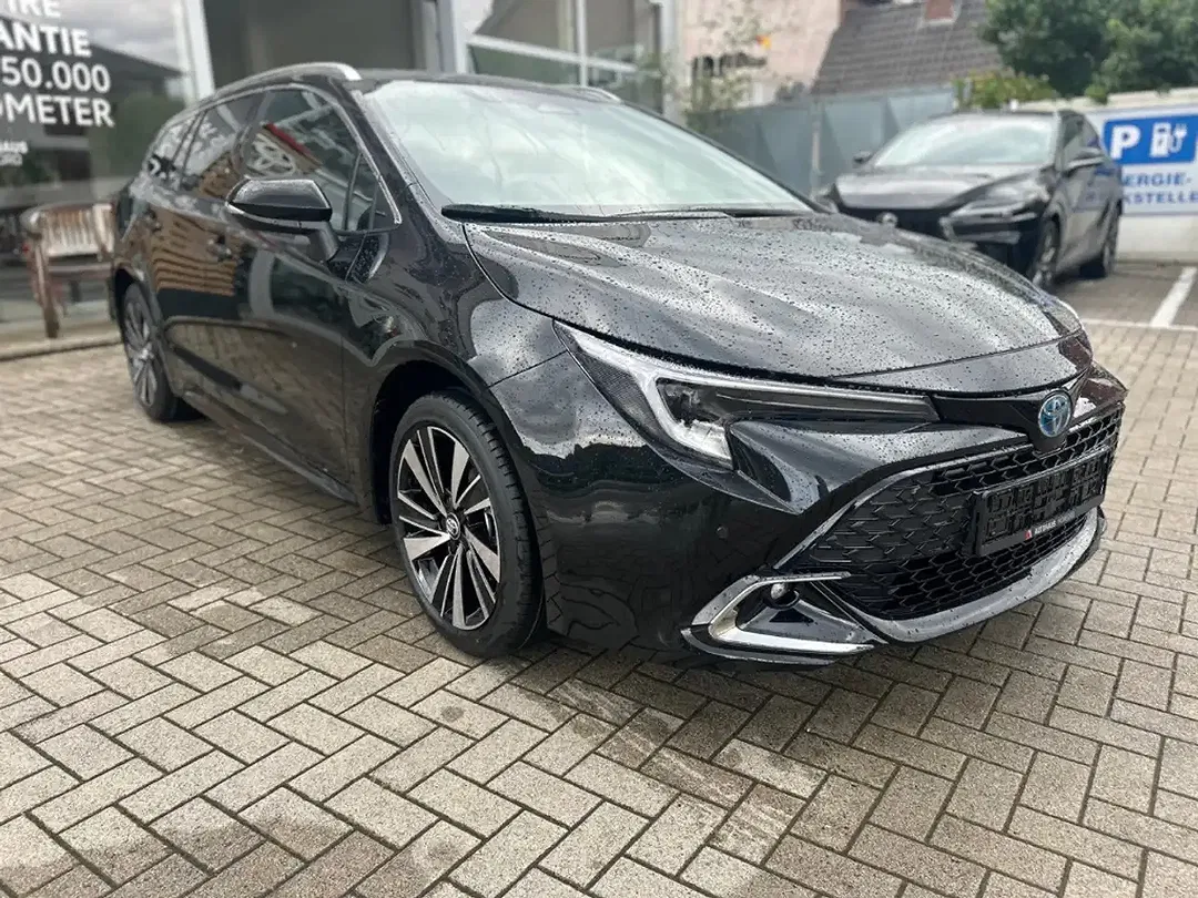 Toyota Corolla - Thumbnail 1