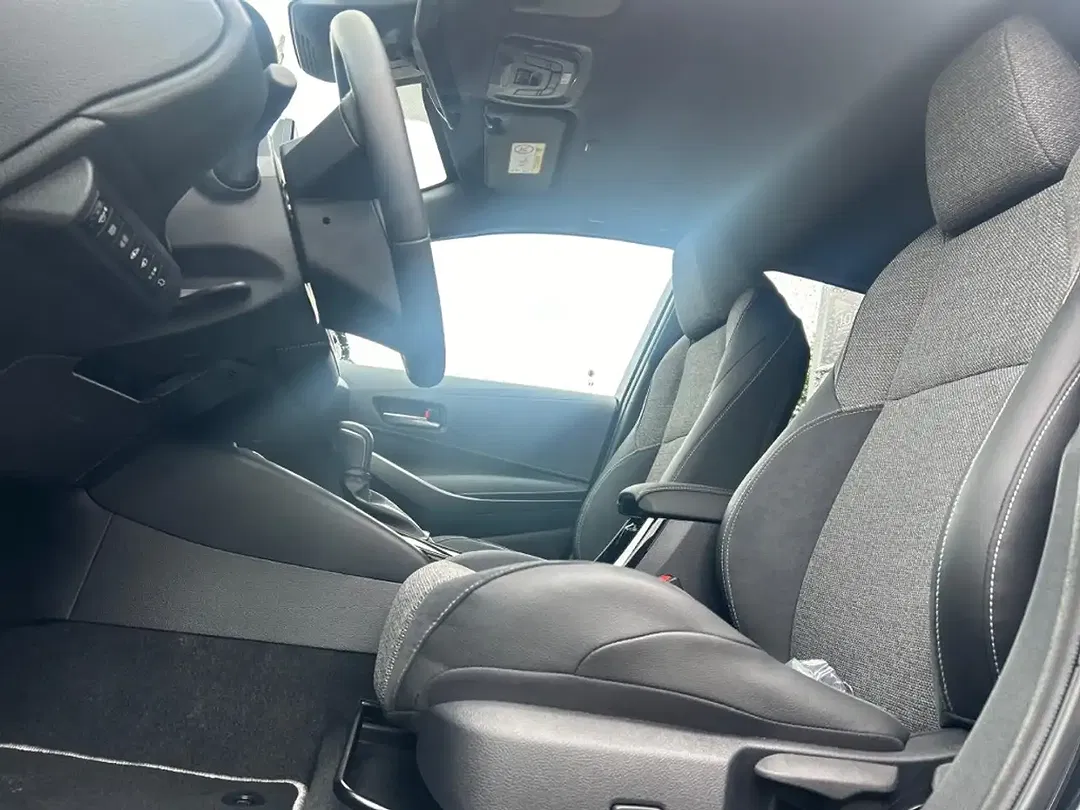 Toyota Corolla - Thumbnail 10