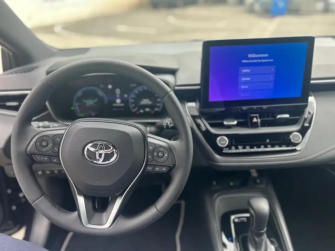 Toyota Corolla - Thumbnail 13
