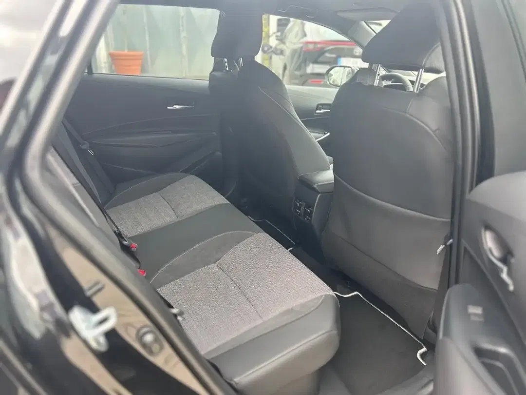 Toyota Corolla - Thumbnail 15