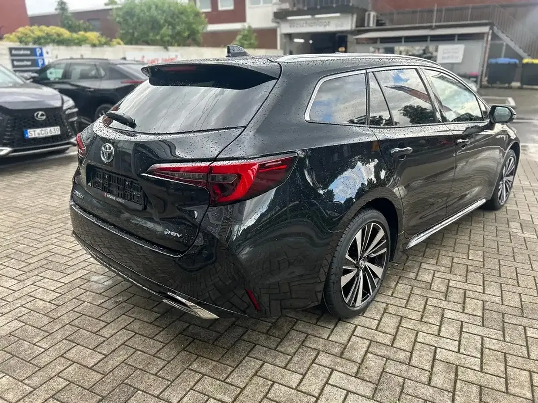 Toyota Corolla - Thumbnail 3