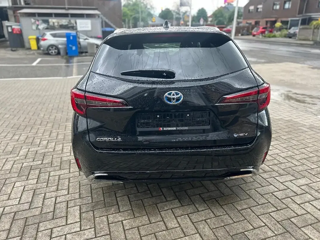 Toyota Corolla - Thumbnail 4