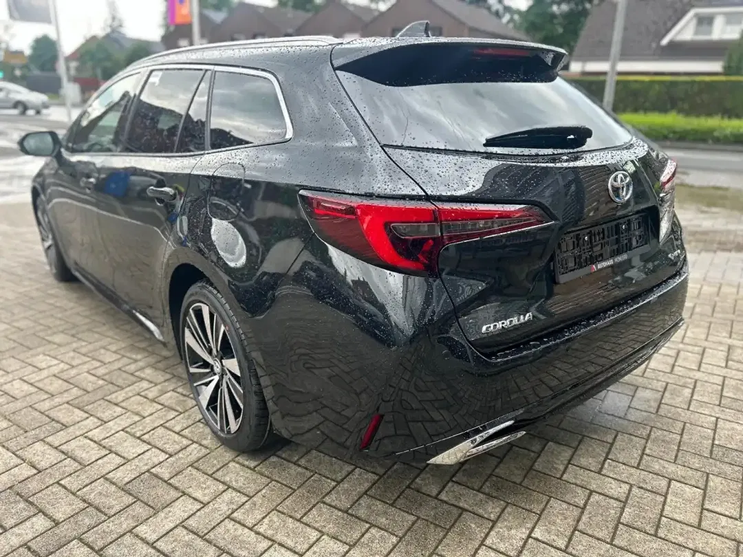 Toyota Corolla - Thumbnail 5