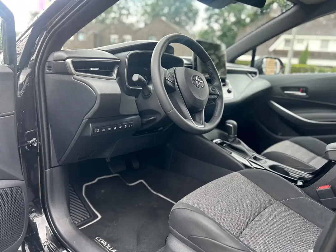 Toyota Corolla - Thumbnail 9