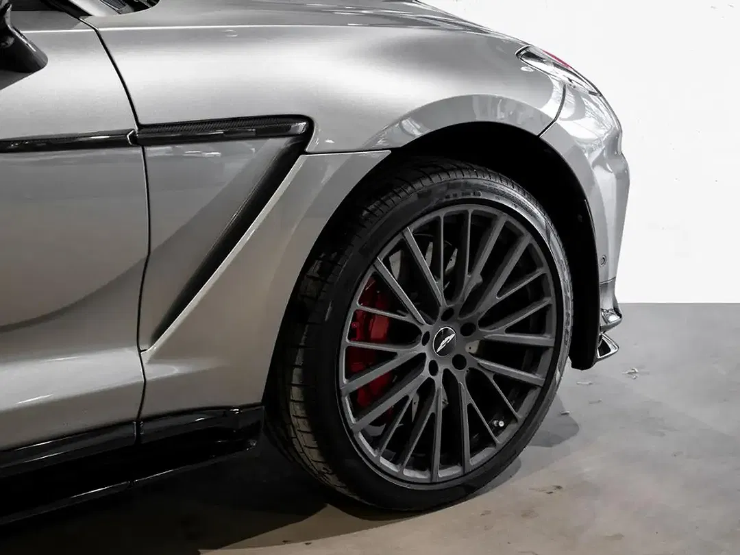 Aston Martin DBX - Thumbnail 8