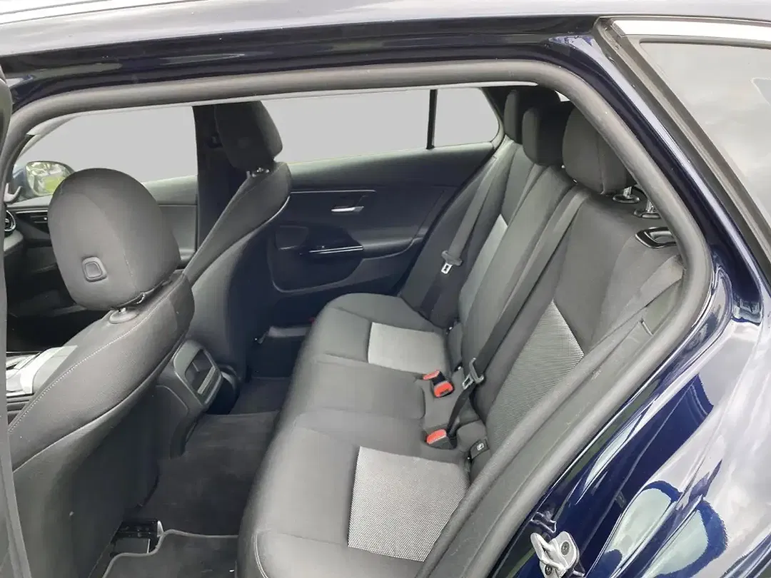 Mercedes-Benz C 200 - Thumbnail 8