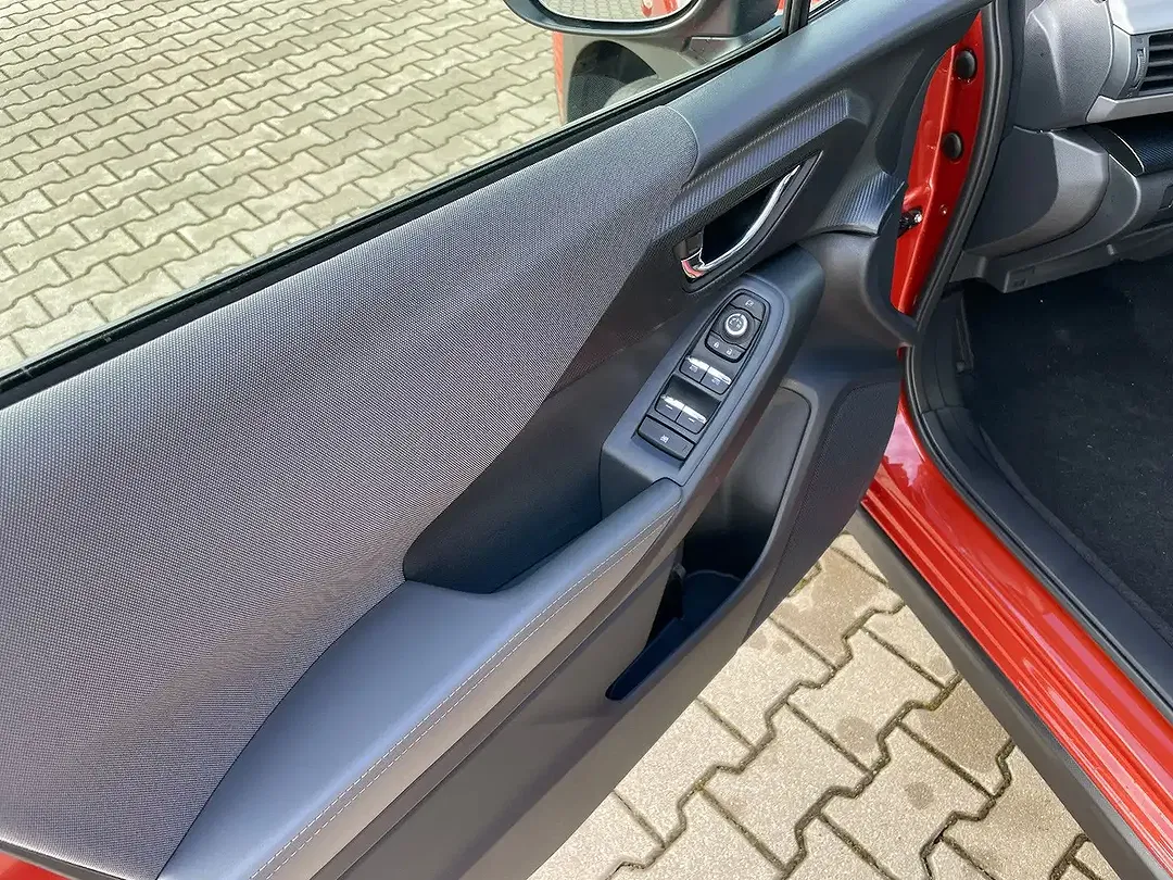 Subaru Crosstrek - Thumbnail 8