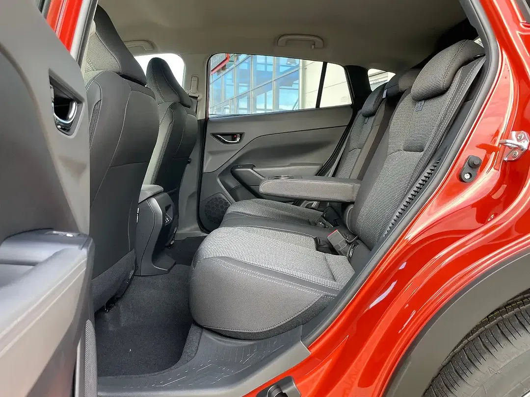 Subaru Crosstrek - Thumbnail 9