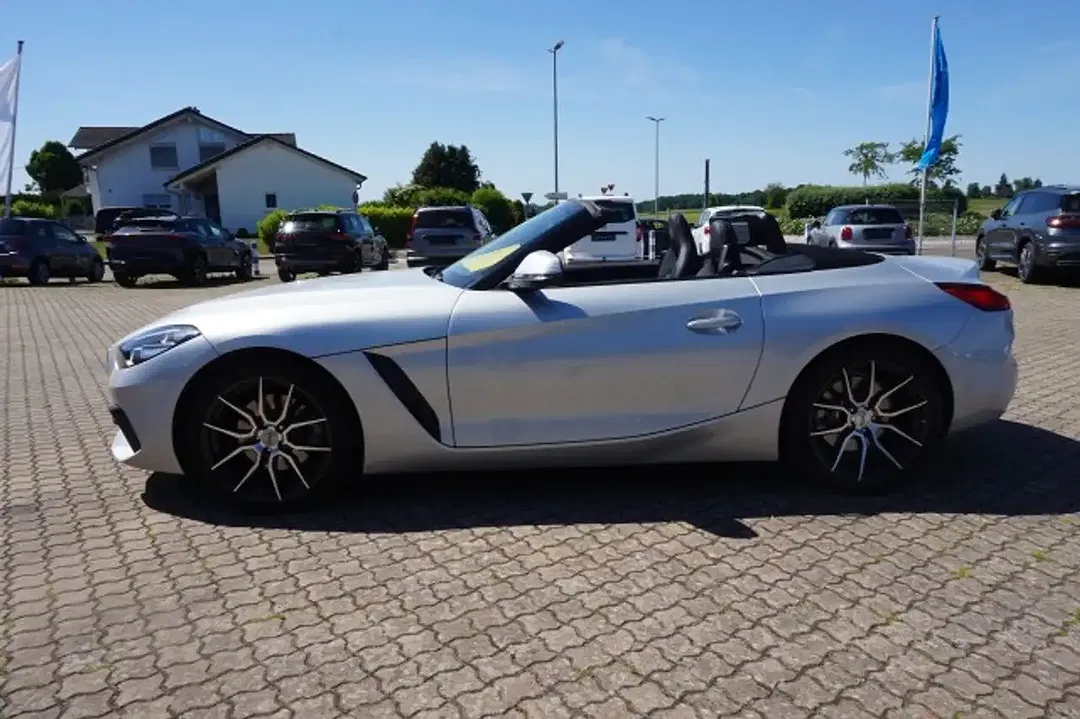 BMW Z4 - Thumbnail 2