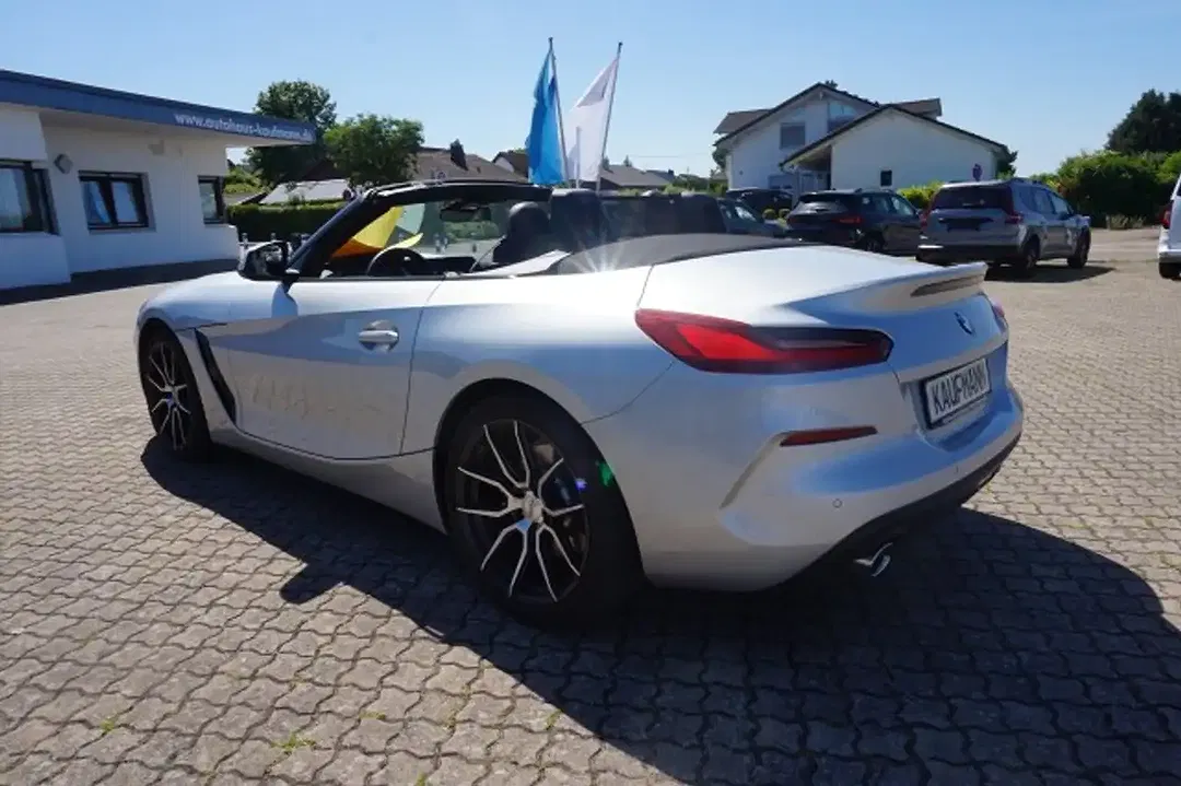 BMW Z4 - Thumbnail 3
