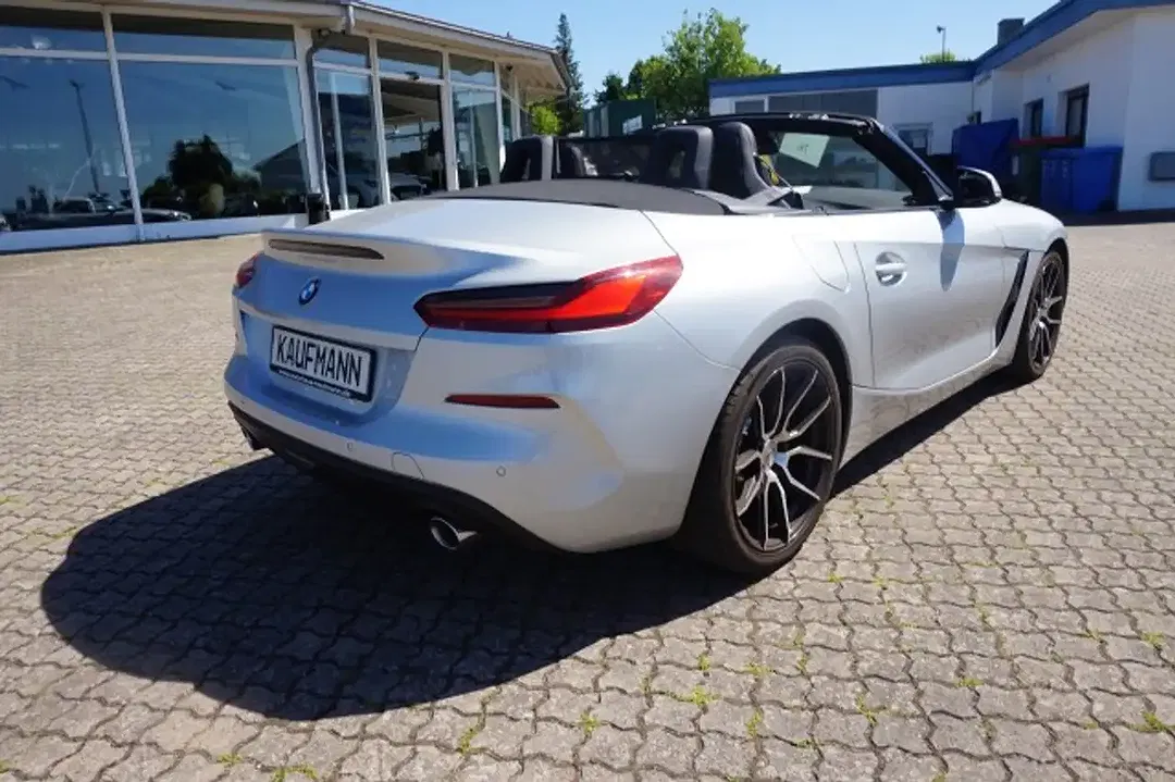 BMW Z4 - Thumbnail 5