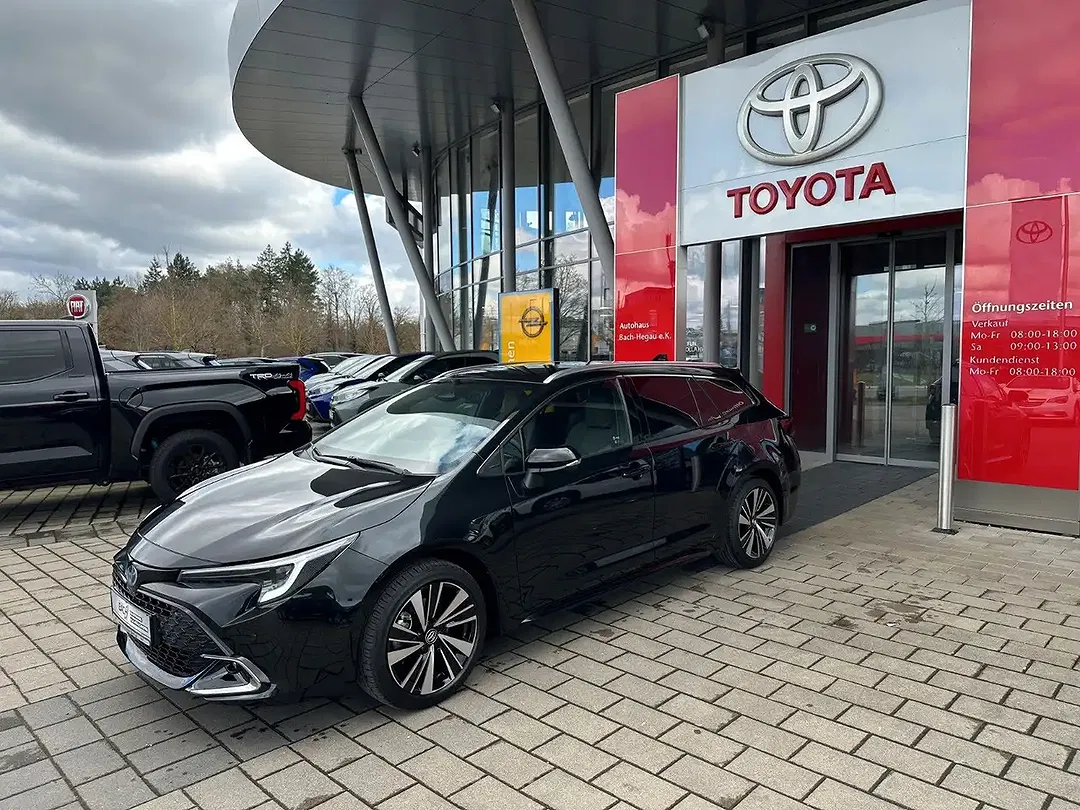 Toyota Corolla - Thumbnail 2