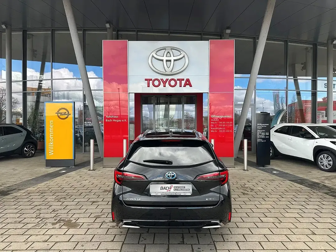 Toyota Corolla - Thumbnail 7