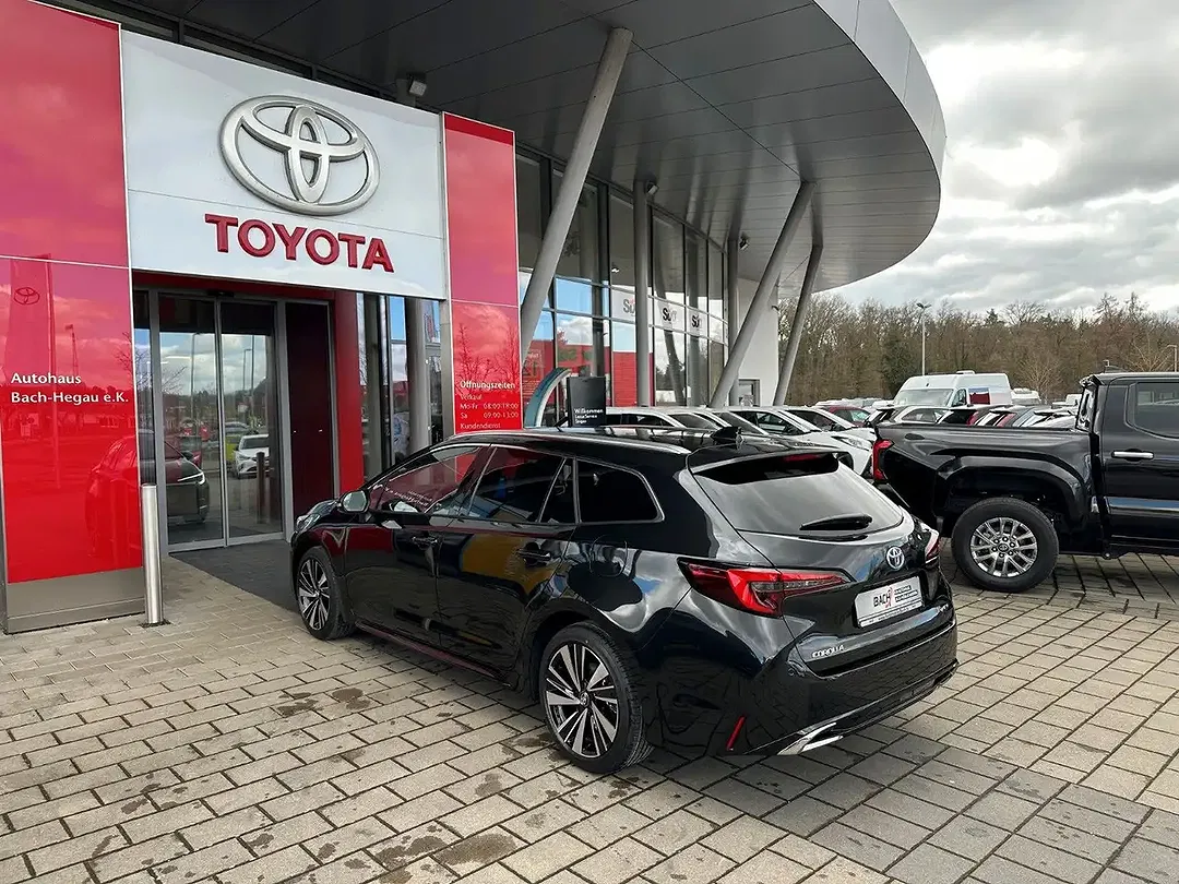 Toyota Corolla - Thumbnail 8