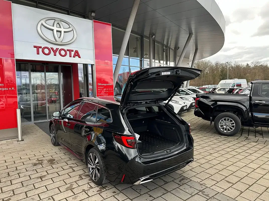 Toyota Corolla - Thumbnail 9