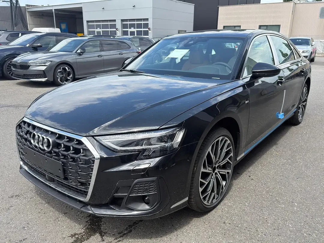 Audi A8 - Afbeelding 1