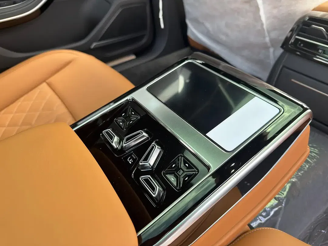 Audi A8 - Thumbnail 13