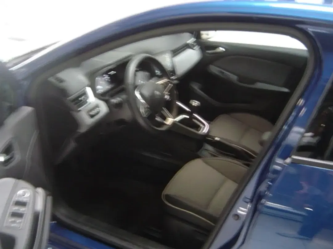 Renault Clio - Thumbnail 9