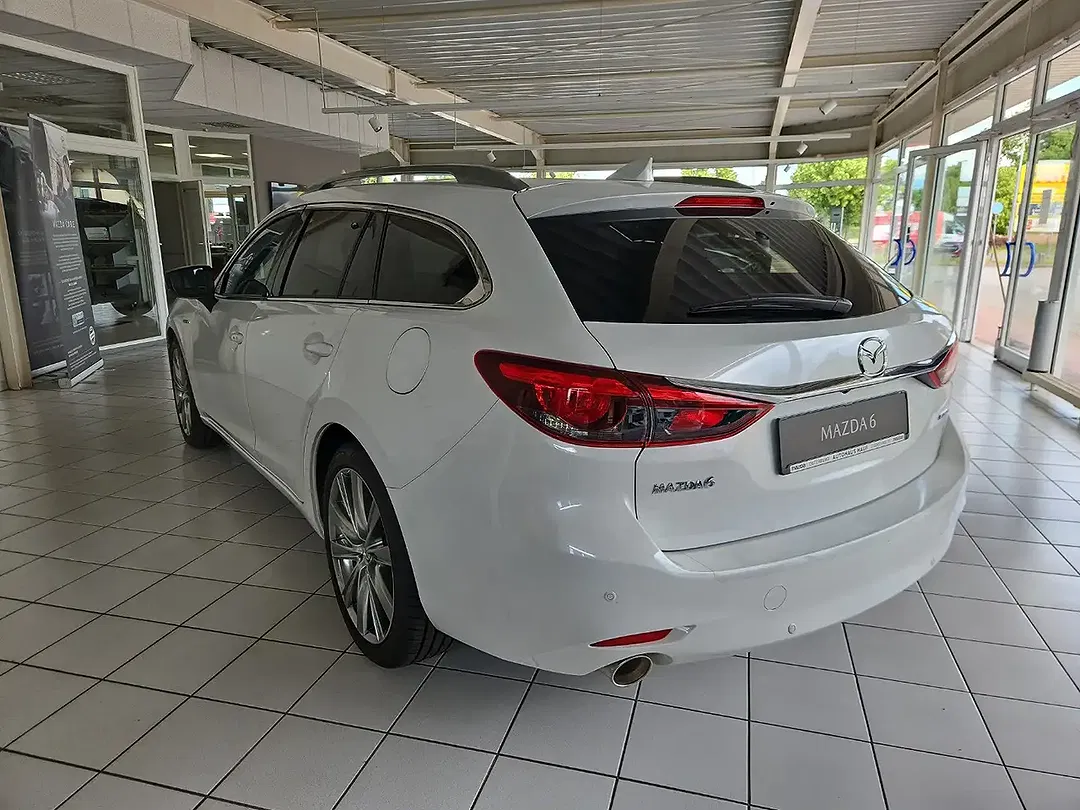 Mazda 6 - Thumbnail 3