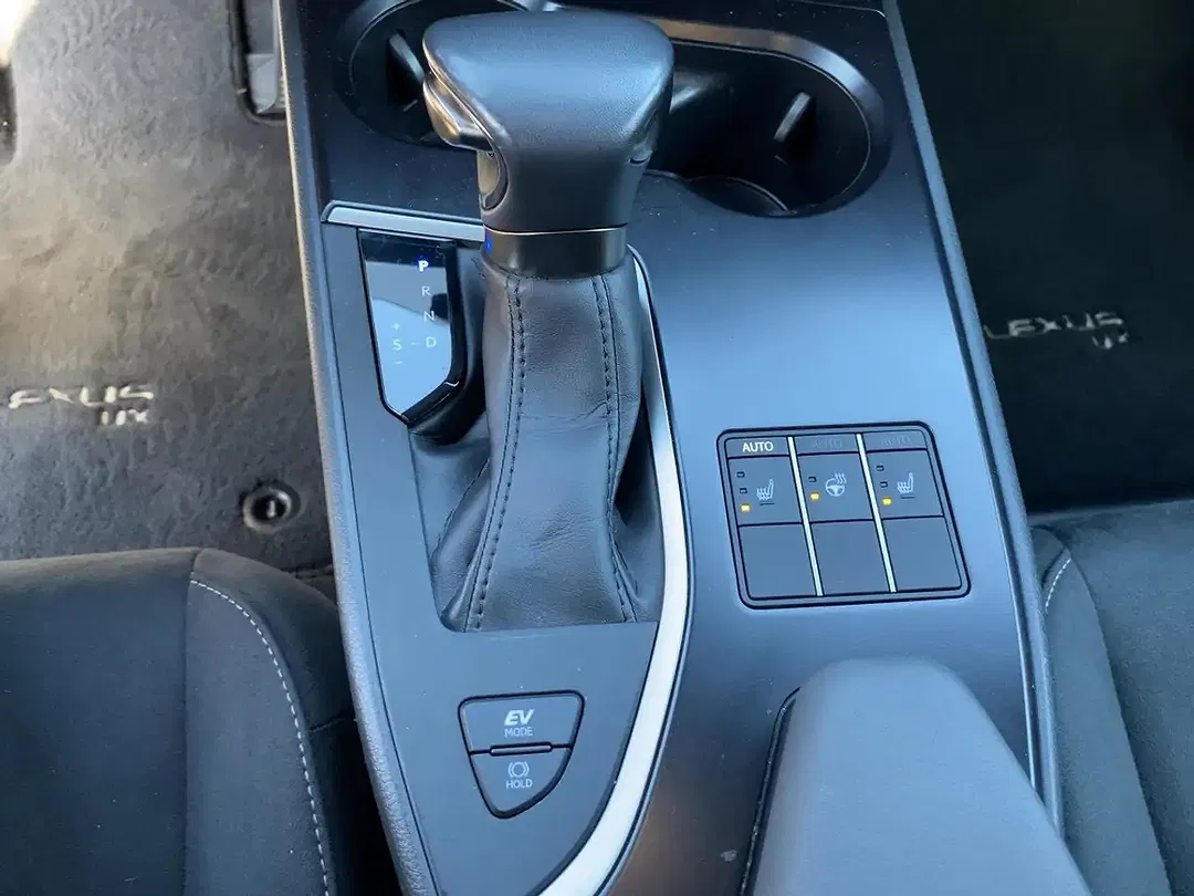 Lexus UX 250h - Thumbnail 15