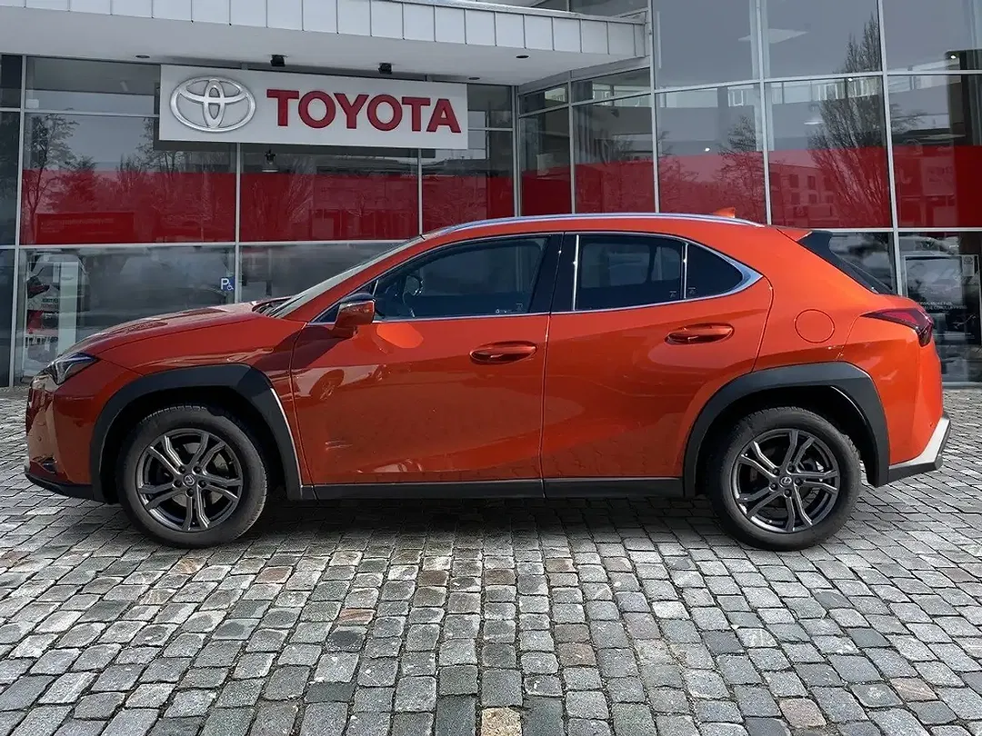 Lexus UX 250h - Thumbnail 2