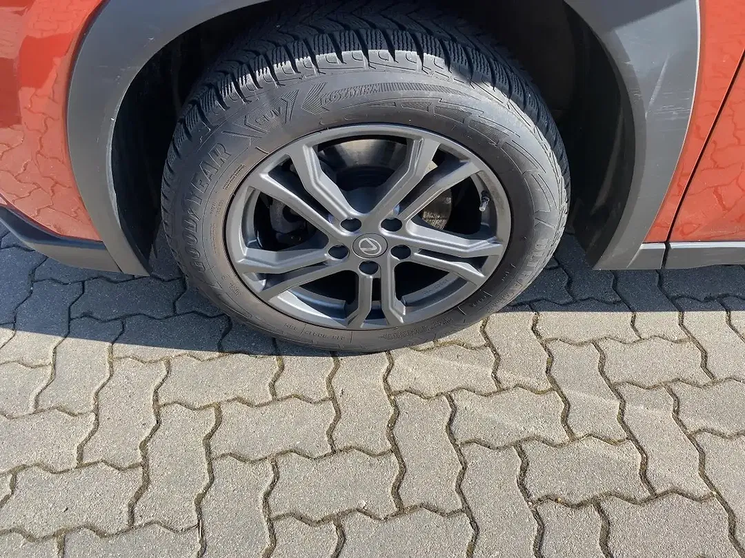 Lexus UX 250h - Thumbnail 6