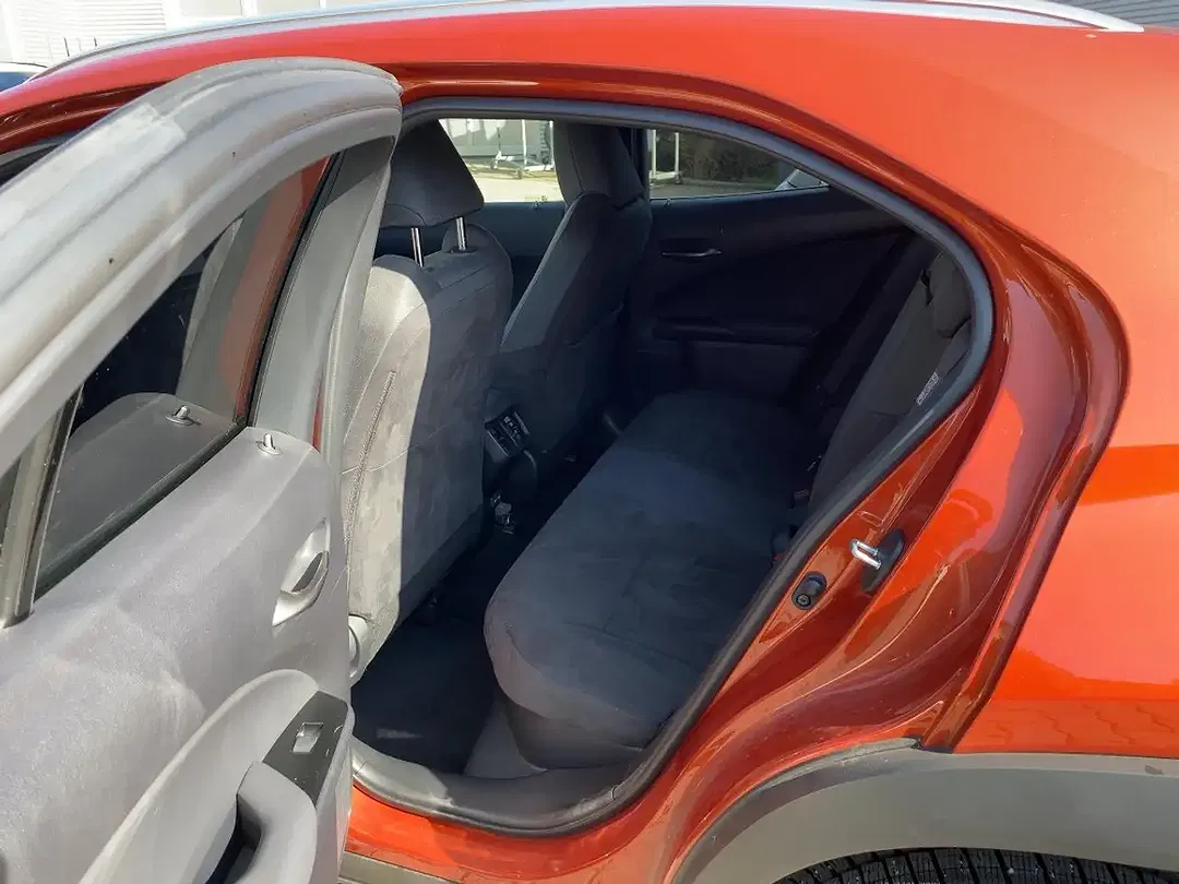 Lexus UX 250h - Thumbnail 9