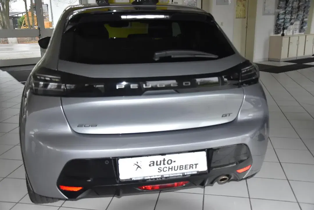 Peugeot 208 - Thumbnail 13