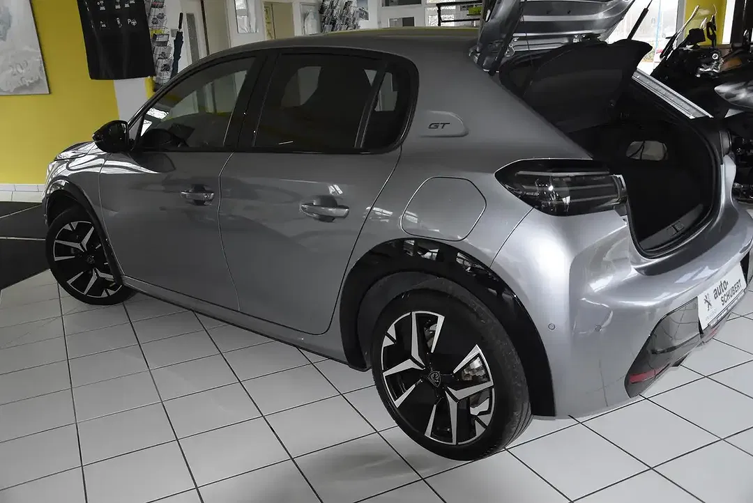 Peugeot 208 - Thumbnail 4