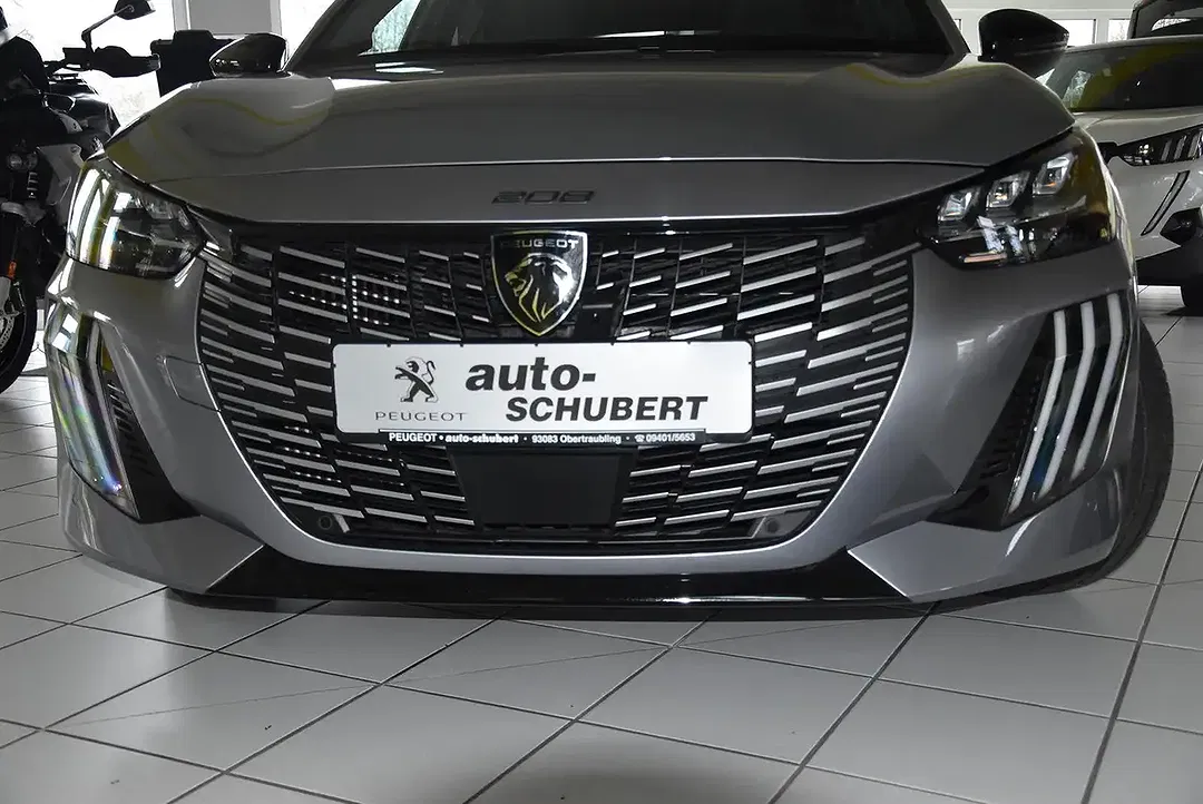 Peugeot 208 - Thumbnail 6