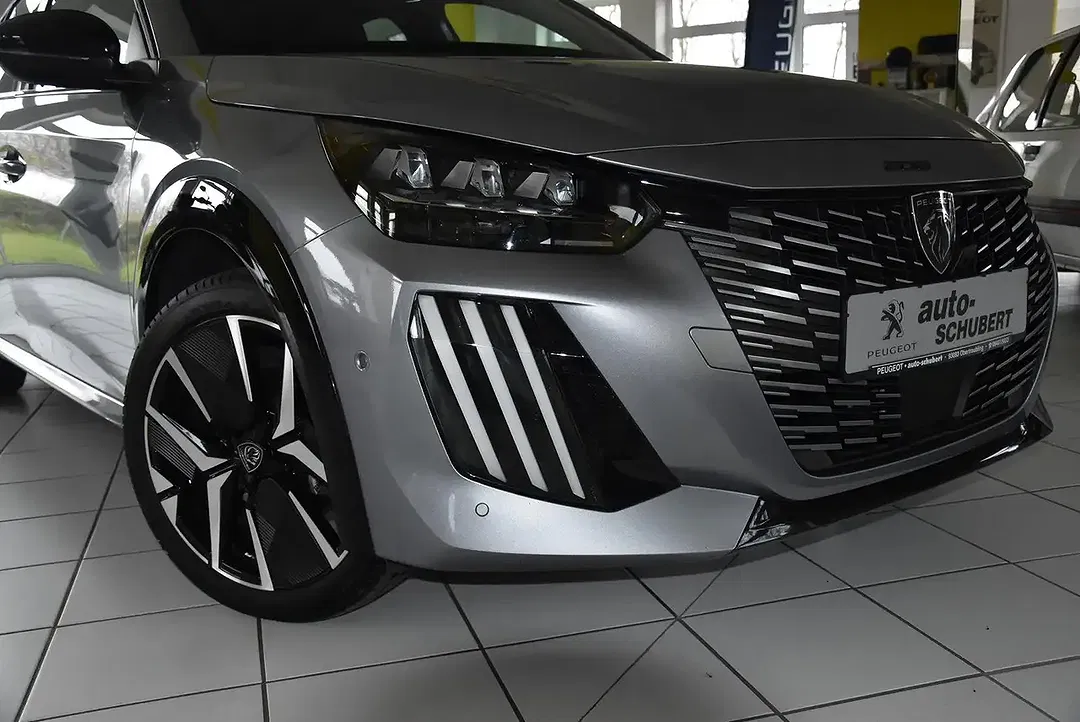 Peugeot 208 - Thumbnail 8