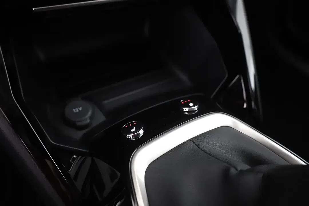 Peugeot 208 - Thumbnail 12