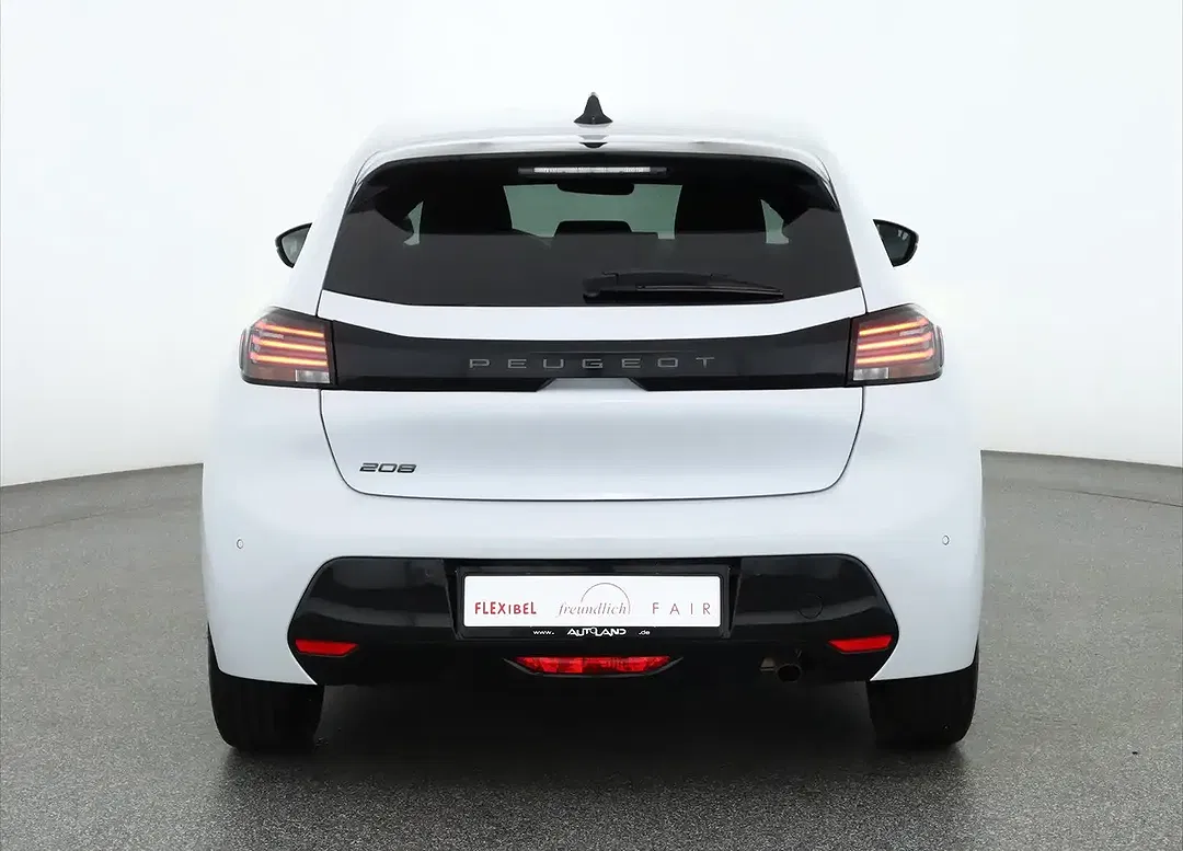 Peugeot 208 - Thumbnail 3