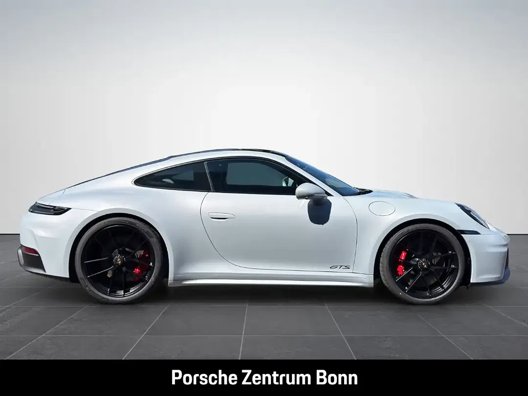 Porsche 992 - Thumbnail 4