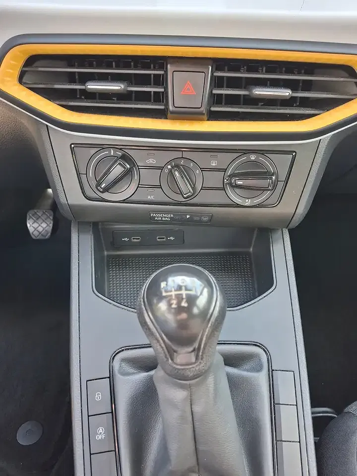 SEAT Ibiza - Thumbnail 11