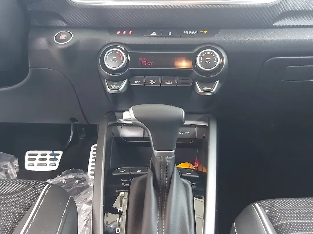 Kia Stonic - Thumbnail 14