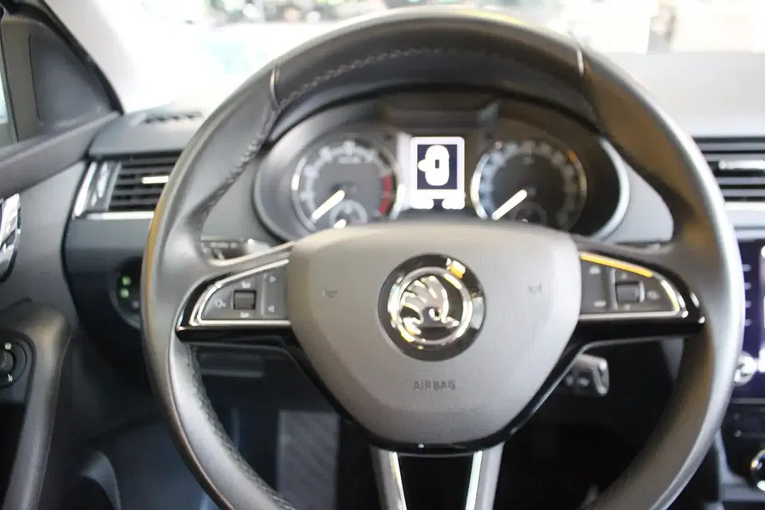 Skoda Octavia - Thumbnail 12