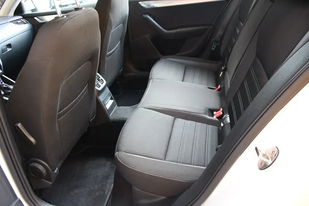 Skoda Octavia - Thumbnail 13