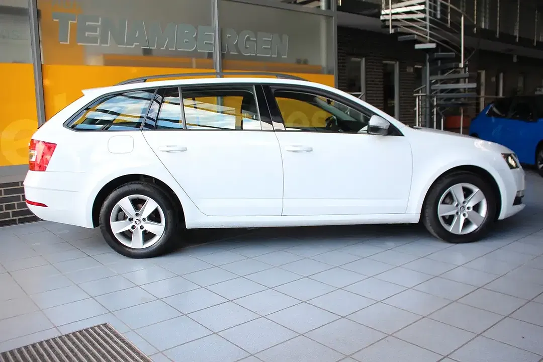 Skoda Octavia - Thumbnail 3