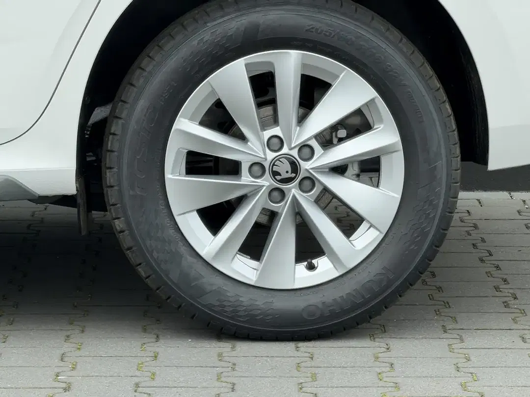 Skoda Kamiq - Thumbnail 7