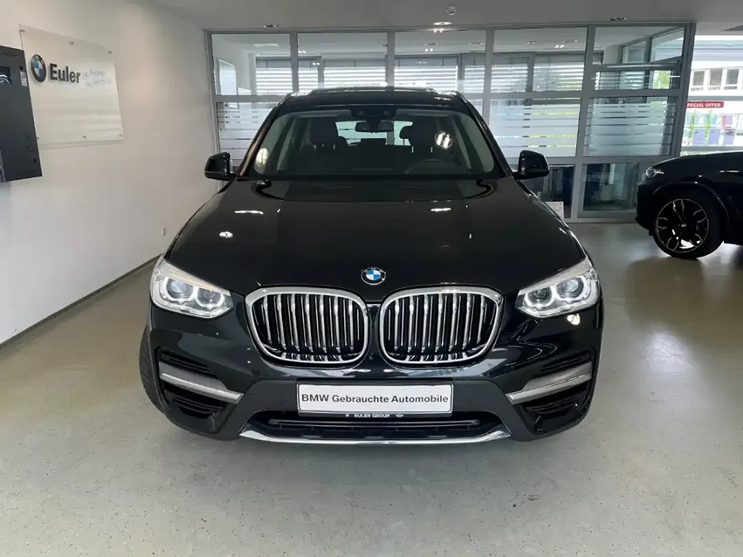 BMW X3 - Thumbnail 2