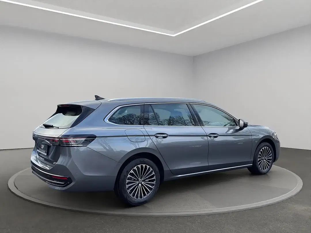 Volkswagen Passat Variant - Thumbnail 3