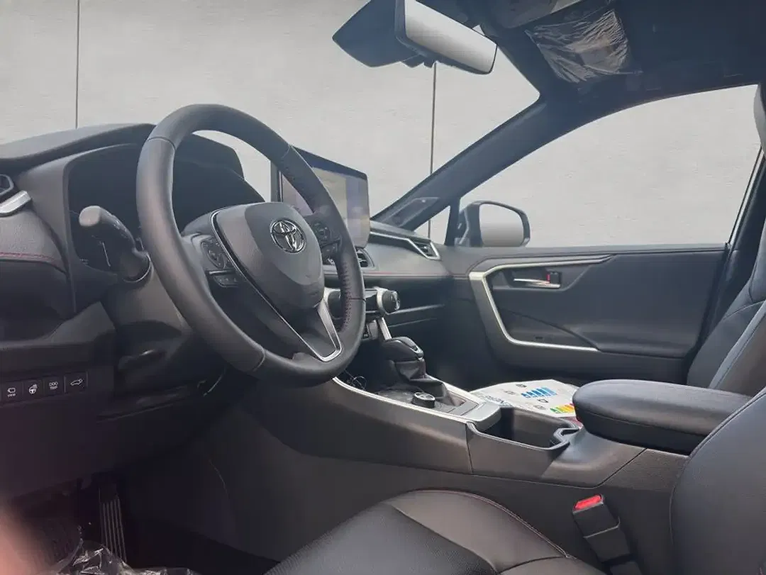 Toyota RAV 4 - Thumbnail 11
