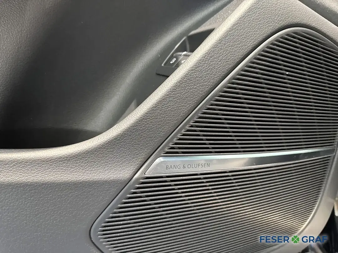 Audi Q8 - Thumbnail 12