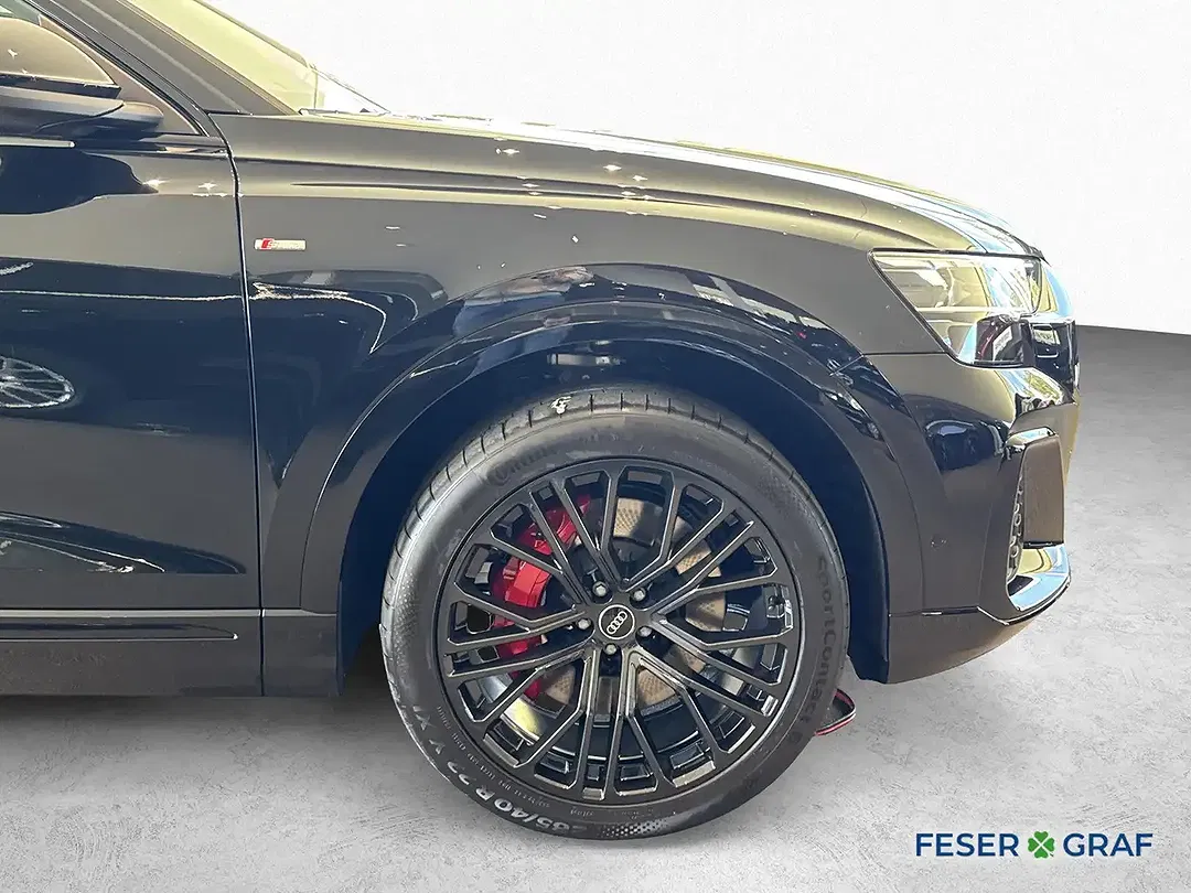 Audi Q8 - Thumbnail 4