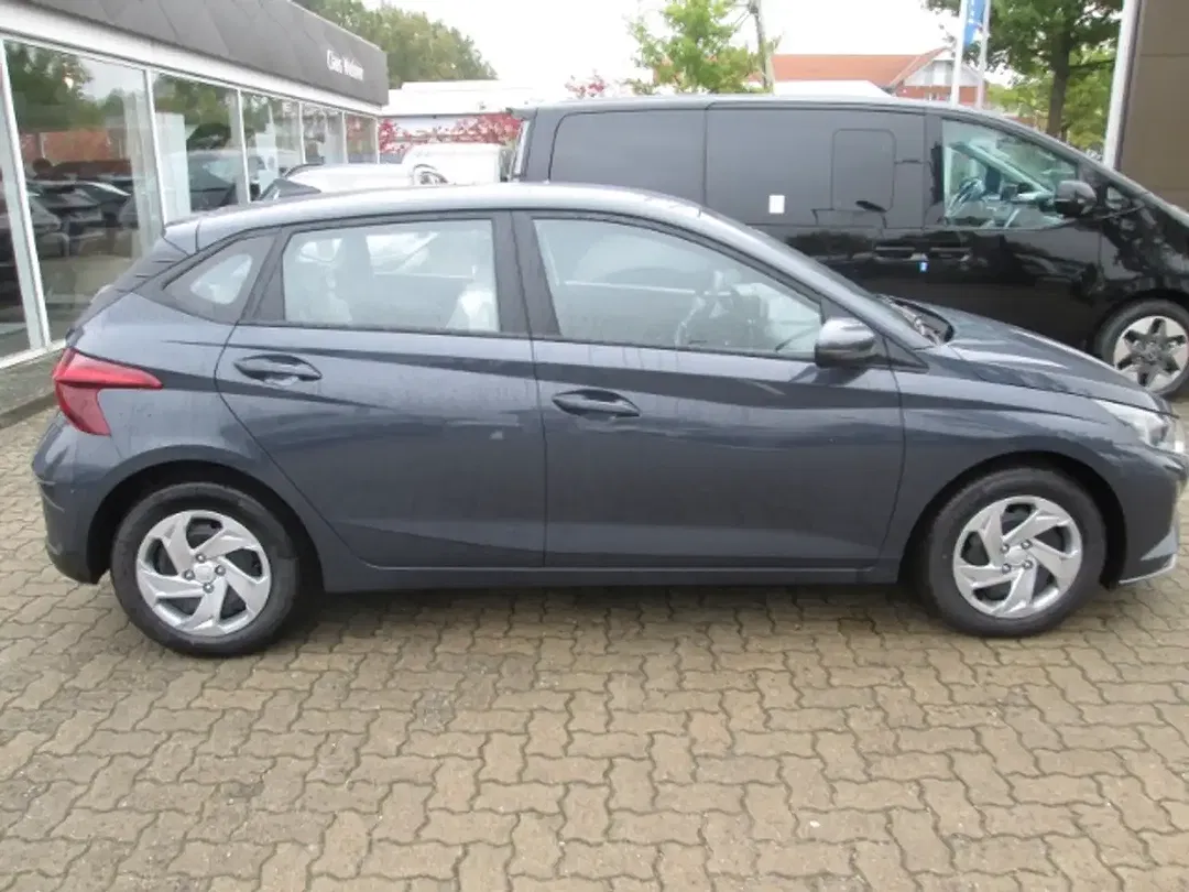 Hyundai i20 - Thumbnail 3