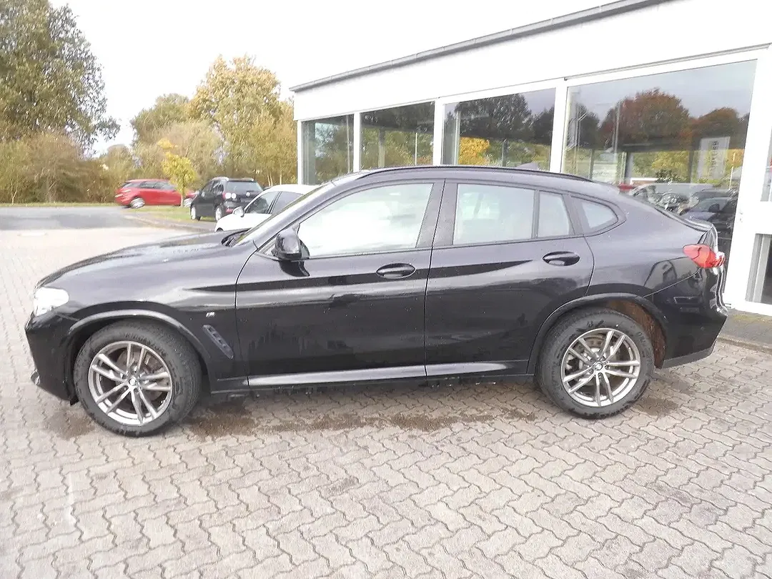 BMW X4 - Thumbnail 3