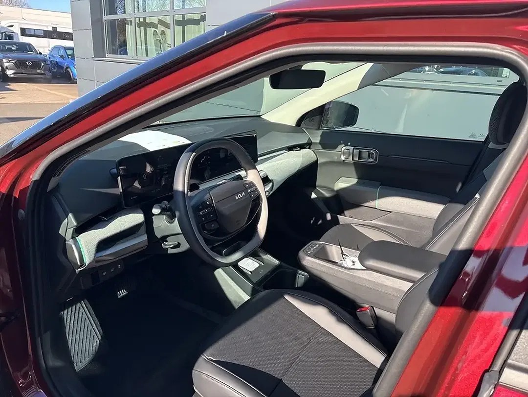Kia EV4 - Thumbnail 6